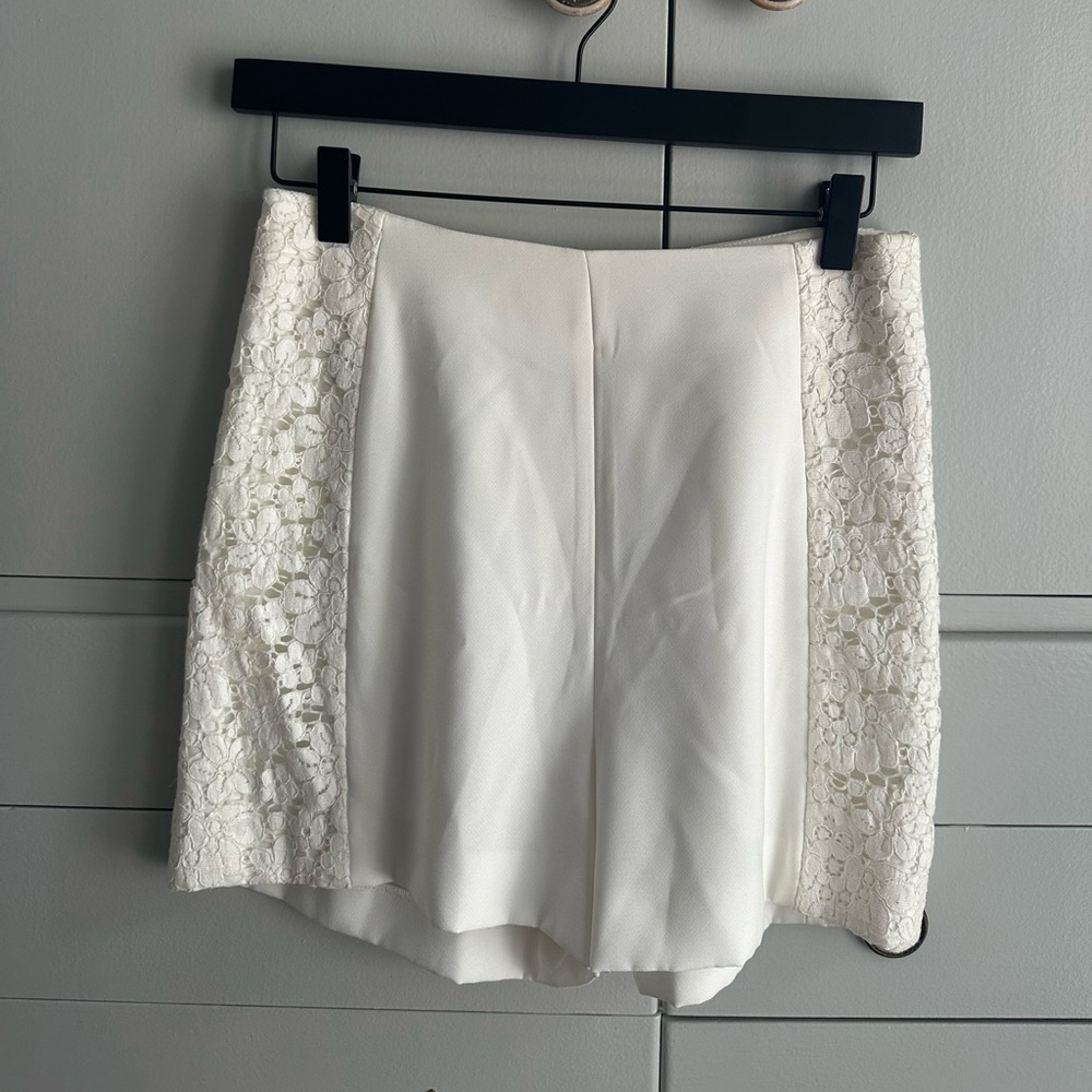 Zara white floral detailed high waisted shorts